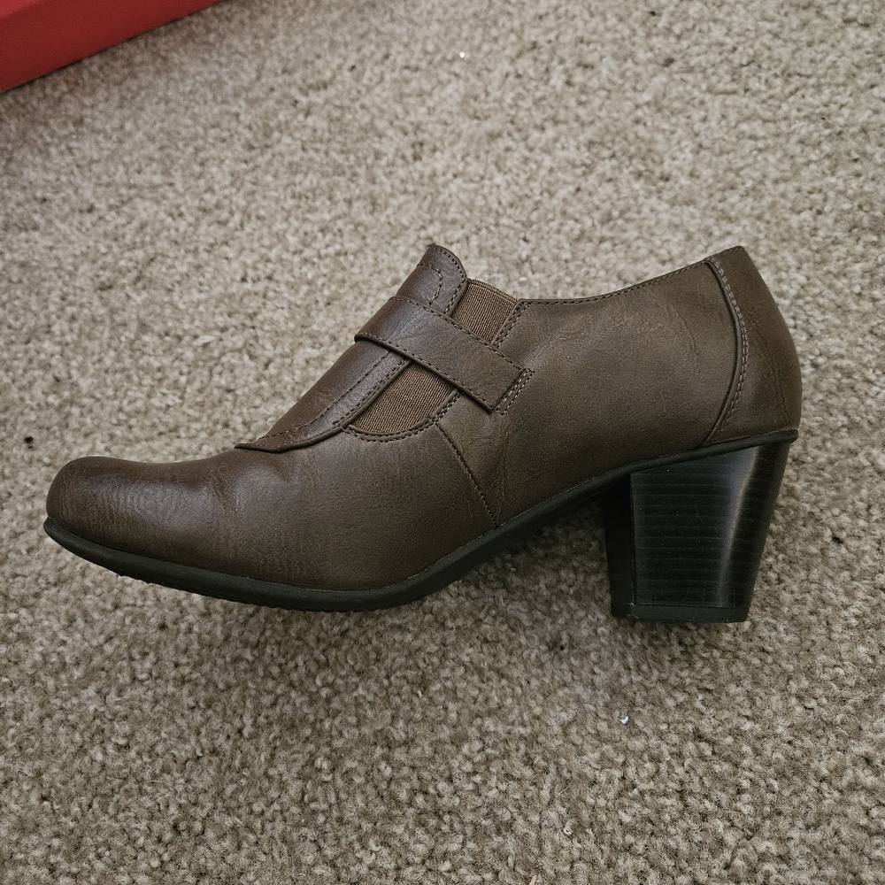 Bass Mystic Brown Heels
